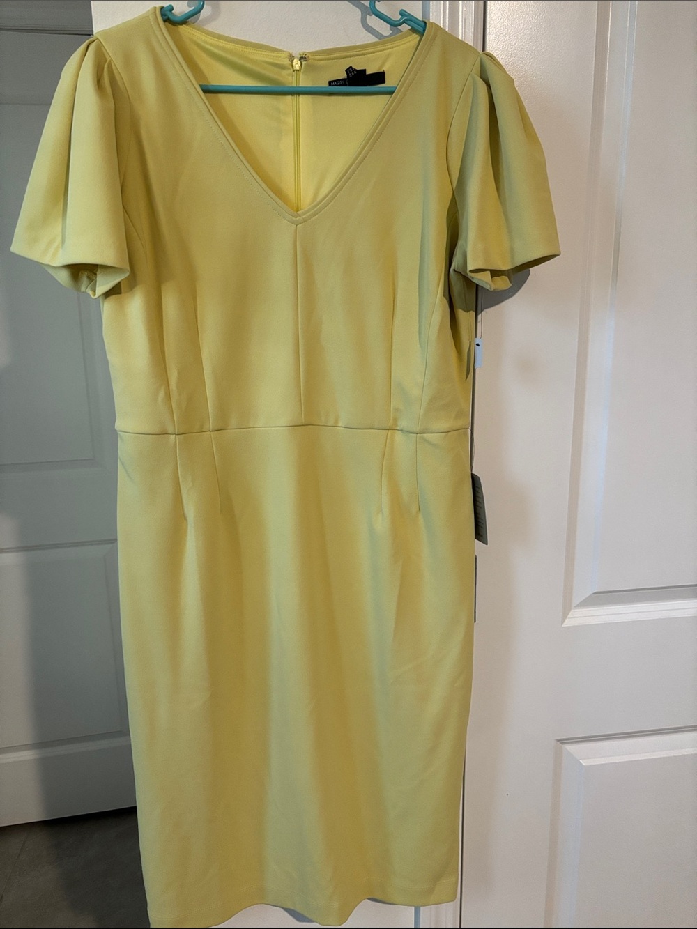 Maggy London Lemon V-Neck Flutter Sleeve Midi Dress